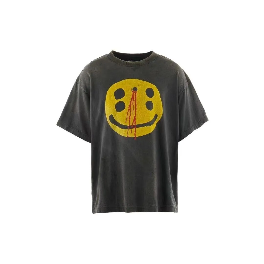 🧸CPFM co-branded Saint Micheal trendy brand washed distressed smiley face printed short-sleeved high street American casual T-shirt p136 Style number: 014-6 Size: S-XL The base coat is Assute dyed and sprayed with Maliu. It presents a retro and old texture. The pattern is hand-painted with a leather texture imprinting effect. 260g double washing and drying, plus soft fabric for comfort and durability. The color fixing effect is excellent. The bold smiley face pattern gives it a bold design. The oversized version can be worn by both men and women.